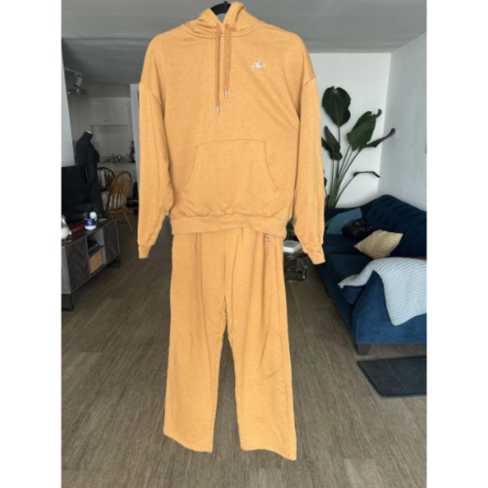 Alo Sweatsuit Women's Orange Cotton Hooded Fleece Long Sleeve Regular Fit